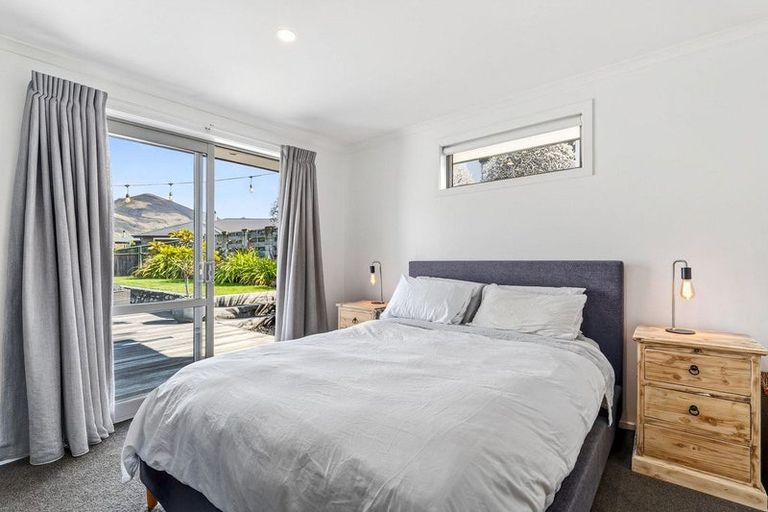 Photo of property in 40 West Meadows Drive, Wanaka, 9305