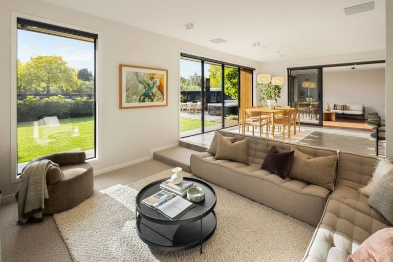 Photo of property in 12 Jellicoe Drive, Hamilton East, Hamilton, 3216
