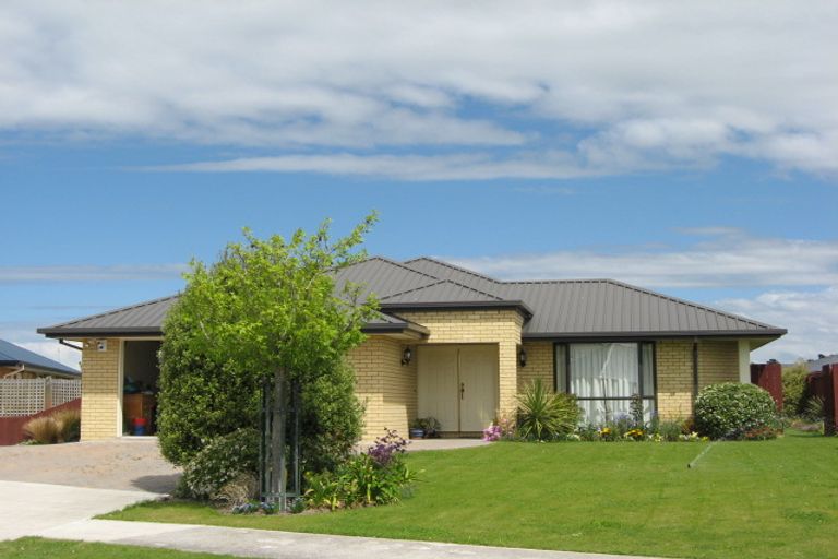 Photo of property in 10 Gerald Beattie Lane, Rangiora, 7400