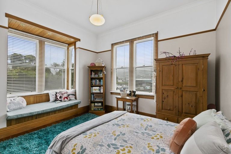 Photo of property in 25 Helston Road, Johnsonville, Wellington, 6037