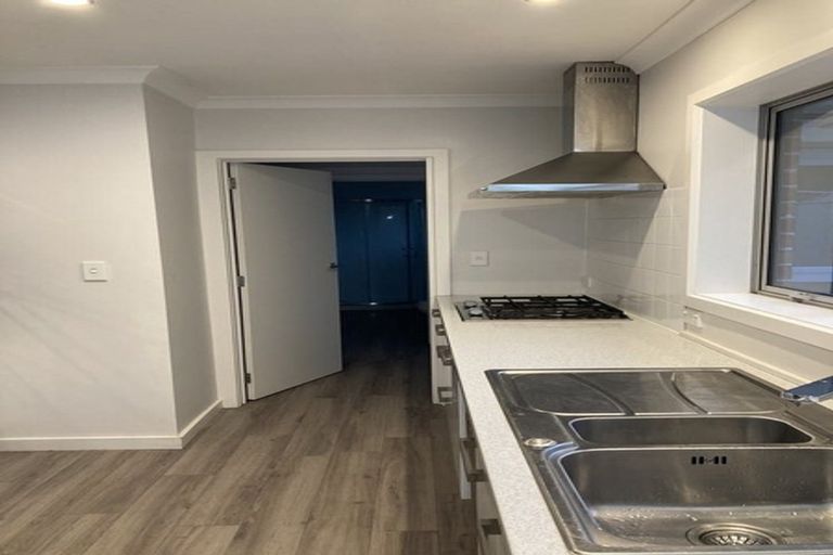 Photo of property in 8 Renfrew Street, Upper Riccarton, Christchurch, 8041