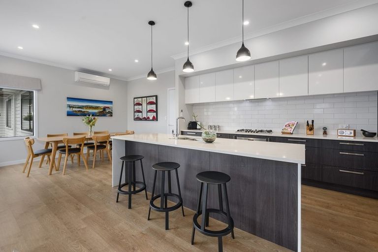 Photo of property in 33 Pohutukawa Parade, Riverhead, 0820