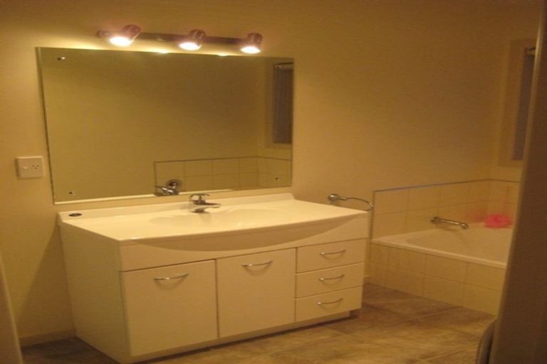Photo of property in 18 Reeve Street, Levin, 5510
