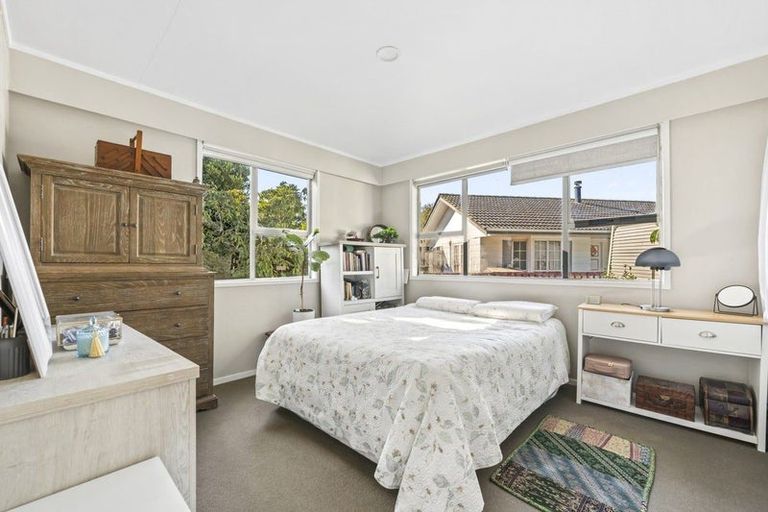 Photo of property in 13 Helleur Road, Massey, Auckland, 0614