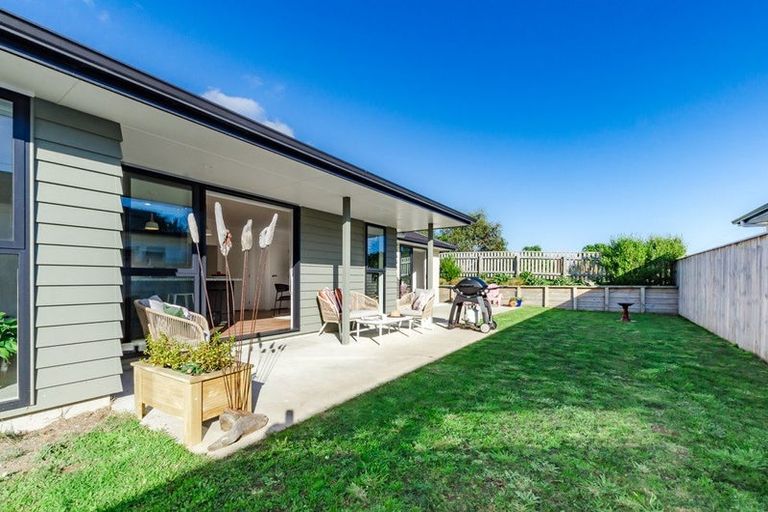 Photo of property in 6 Kaiwaru Place, Waikanae, 5036