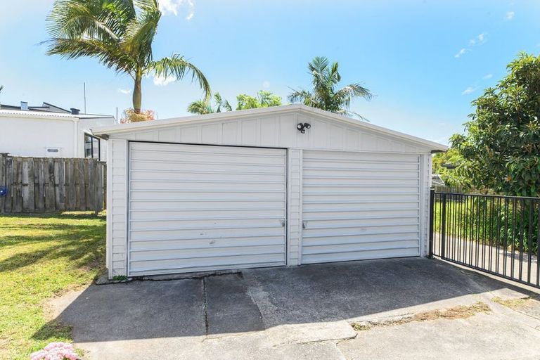 Photo of property in 11 Hill Crescent, New Lynn, Auckland, 0600