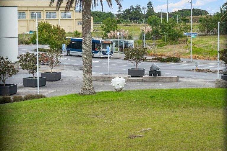 Photo of property in 10 Alexander Willis Crescent, Hobsonville, Auckland, 0616