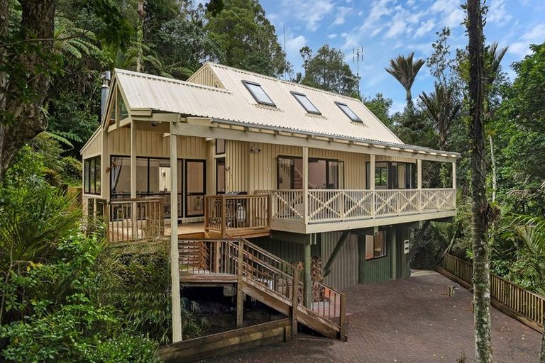 Photo of property in 576c South Titirangi Road, Titirangi, Auckland, 0604
