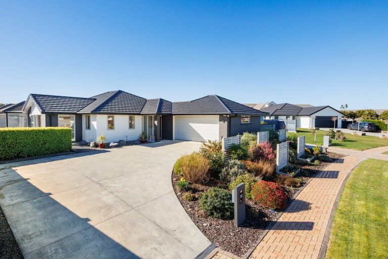 Photo of property in 34 Dogwood Way, Milson, Palmerston North, 4414