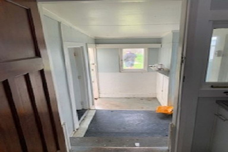 Photo of property in 32 Ngahina Street, Marton, 4710