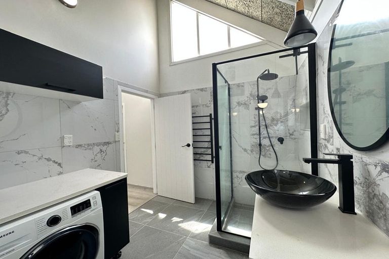 Photo of property in 47a Taikata Road, Te Atatu Peninsula, Auckland, 0610