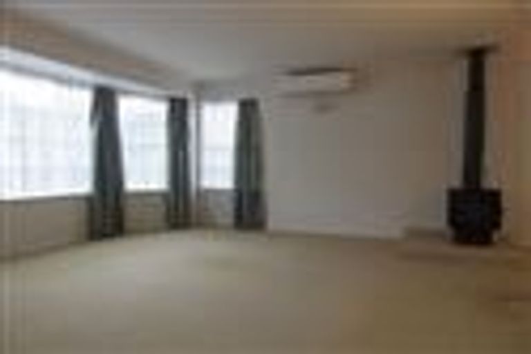 Photo of property in 6 Rosalind Road, Glenfield, Auckland, 0629