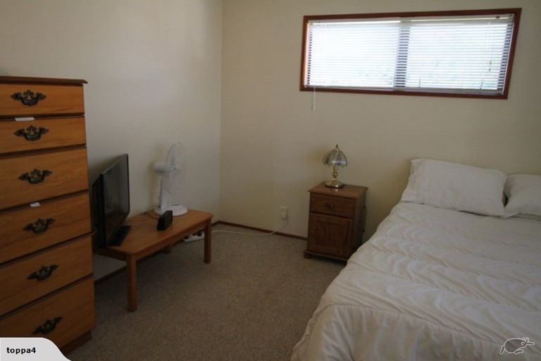Photo of property in 11 Firle Place, Green Bay, Auckland, 0604