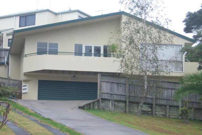 Photo of property in 40 Finn Place, Totara Vale, Auckland, 0629
