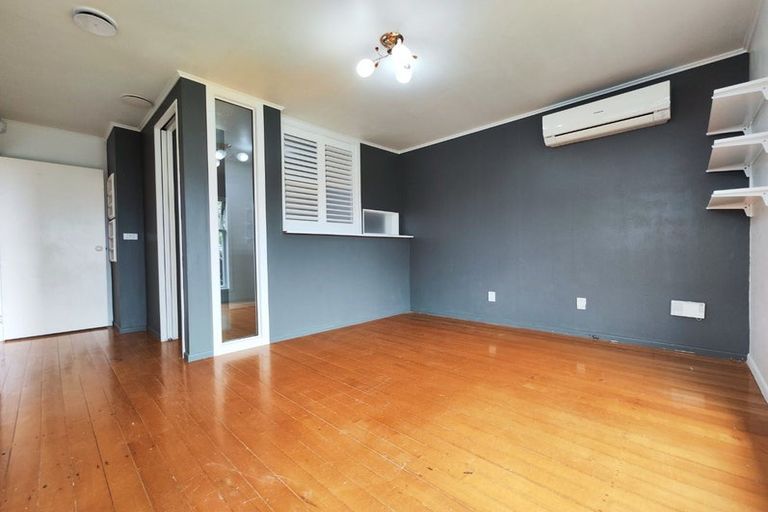 Photo of property in 1/61 Neil Avenue, Te Atatu Peninsula, Auckland, 0610