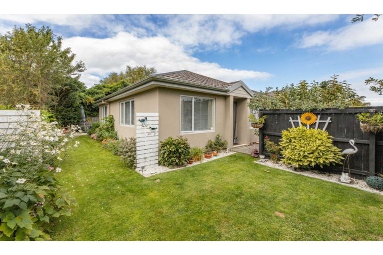 Photo of property in 4/16 Belfast Road, Belfast, Christchurch, 8051