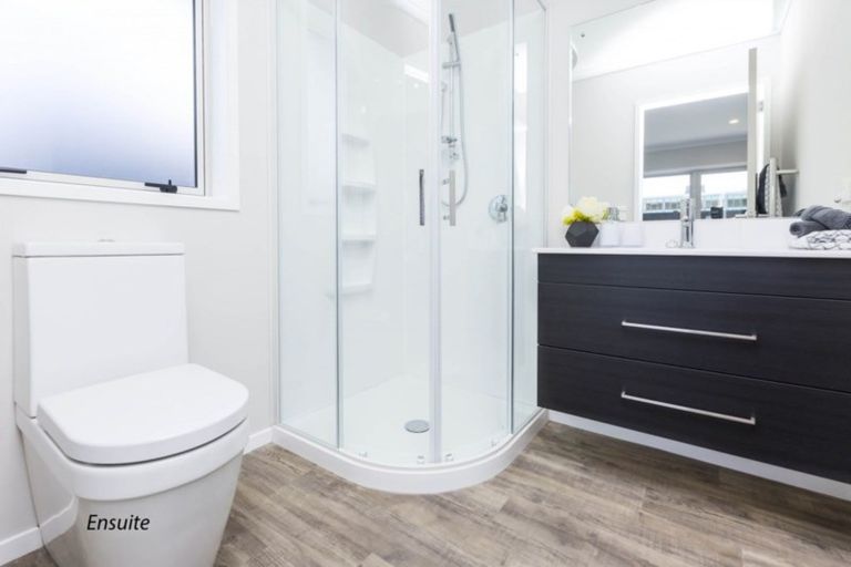 Photo of property in 12 Passchendaele Grove, Trentham, Upper Hutt, 5018