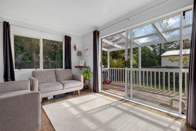 Photo of property in 2/137 Awaroa Road, Helensville, 0800