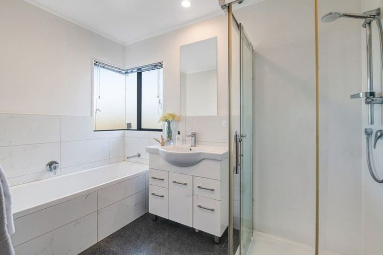 Photo of property in 2/8 Antrim Grove, Bayview, Auckland, 0629