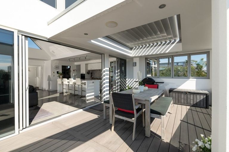 Photo of property in 116 Karewa Parade, Papamoa Beach, Papamoa, 3118