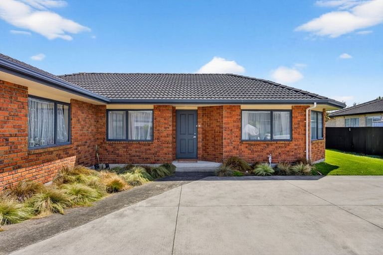 Photo of property in 23 Raabia Close, Parakai, 0830