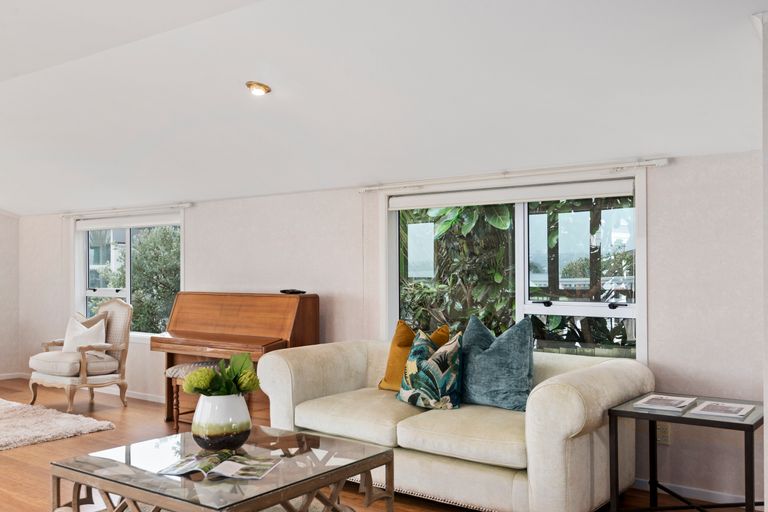 Photo of property in 10 Carole Crescent, Pakuranga, Auckland, 2010
