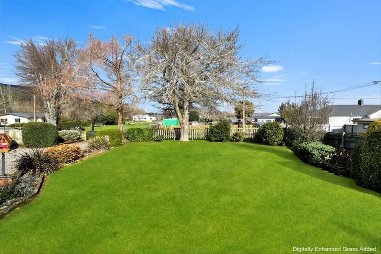 Photo of property in 39 Newburn Street, Waikaia, 9778