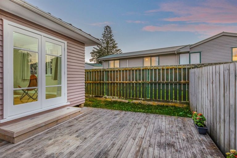 Photo of property in 2a Taupiri Crescent, Titahi Bay, Porirua, 5022