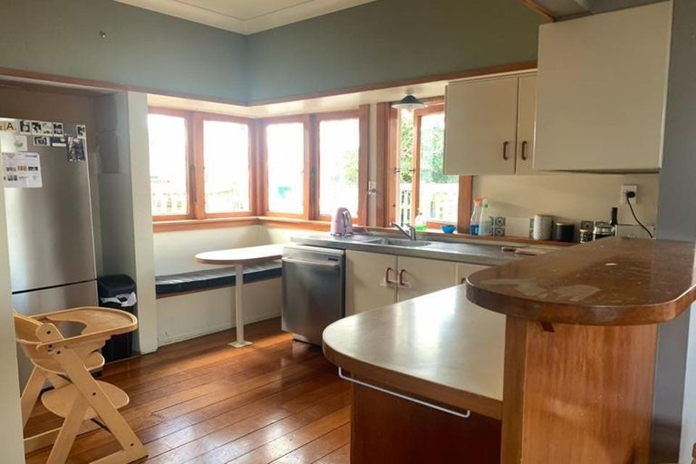 Photo of property in 28 Karina Terrace, Roslyn, Palmerston North, 4414