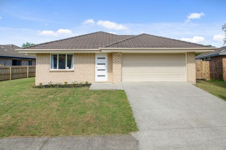 Photo of property in 19 Liddesdale Place, Papakura, 2110