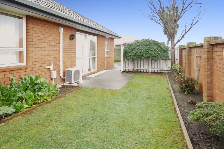 Photo of property in 1/43 Lyndon Street, Riccarton, Christchurch, 8041