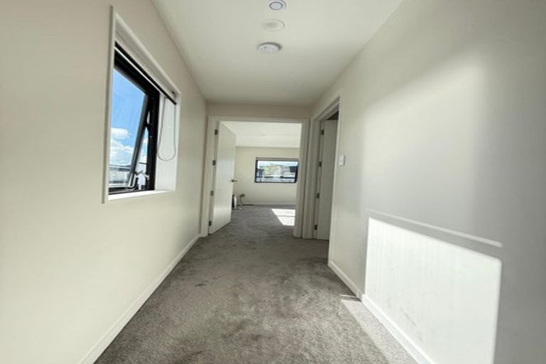 Photo of property in 16 Kapehu Road, Silverdale, 0932