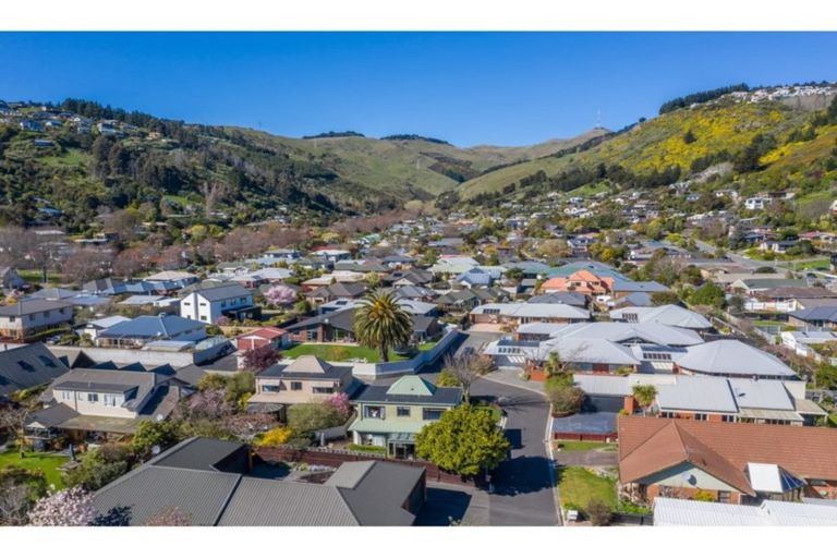 Photo of property in 8 Herbs Place, Cashmere, Christchurch, 8022