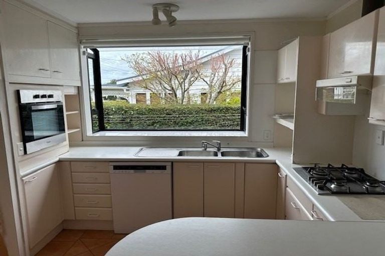 Photo of property in 1 Frater Avenue, Milford, Auckland, 0620