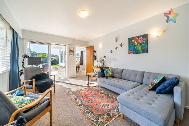 Photo of property in 25a Porutu Street, Fairfield, Lower Hutt, 5011