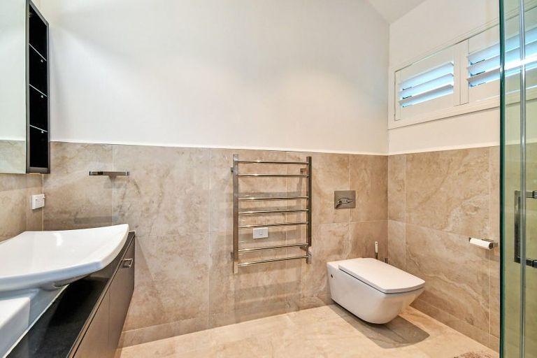 Photo of property in 11 Swindon Close, Mellons Bay, Auckland, 2014