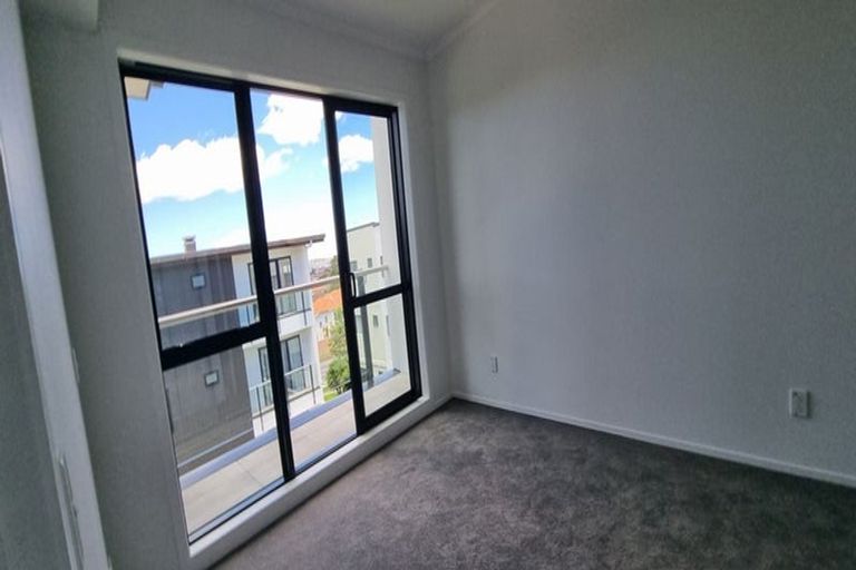 Photo of property in 23/11 Carlos Drive, Flat Bush, Auckland, 2016