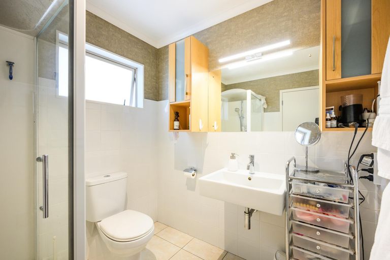 Photo of property in 6 Alan Street, Palmerston North, 4414