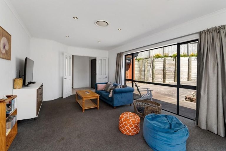 Photo of property in 7 Lambert Way, Paraparaumu, 5032