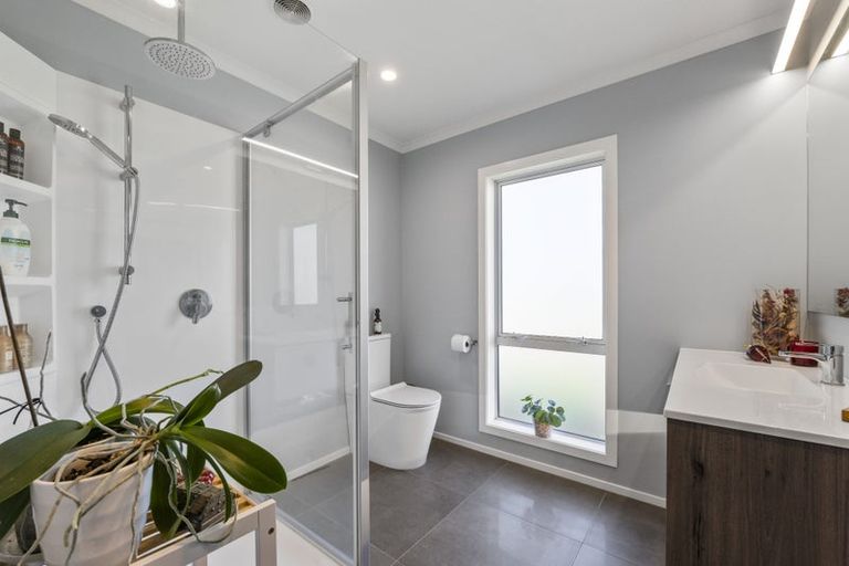 Photo of property in 7 Cross Street, Lepperton, New Plymouth, 4373