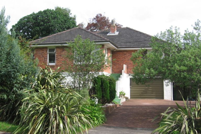 Photo of property in 19 Derwent Crescent, Titirangi, Auckland, 0604