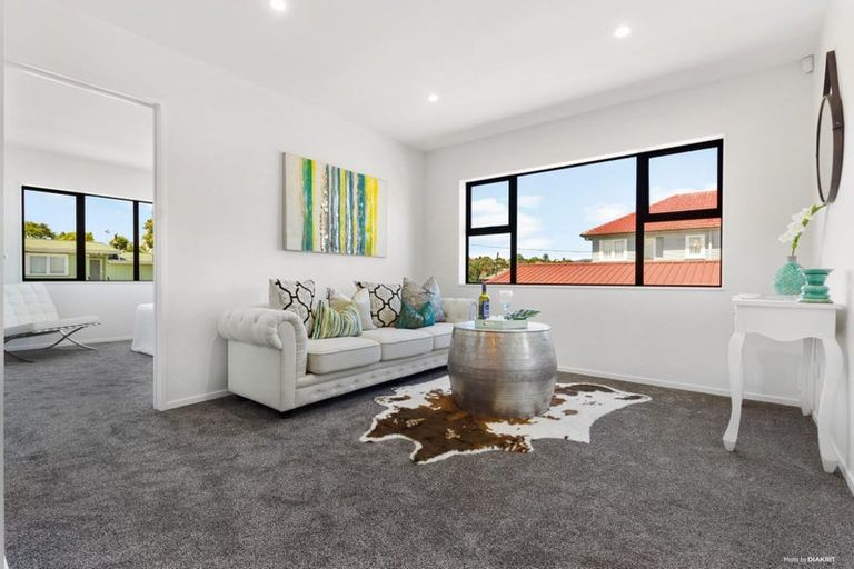 Photo of property in 2b Lucinda Place, Glen Eden, Auckland, 0602