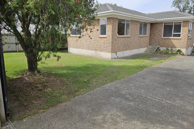 Photo of property in 73 Hyperion Drive, Randwick Park, Auckland, 2105