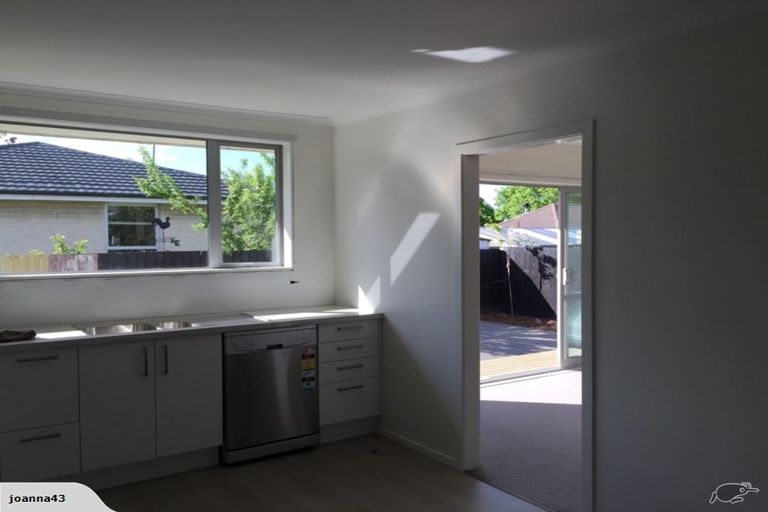 Photo of property in 2/174a Wilsons Road South, Saint Martins, Christchurch, 8022