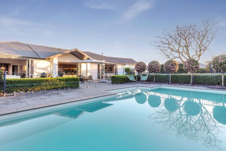 Photo of property in 1 Norfolk Drive, Cambridge, 3434