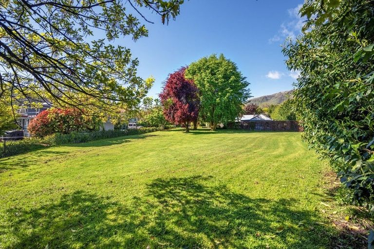 Photo of property in 18 Heuchan Lane, Wanaka, 9305