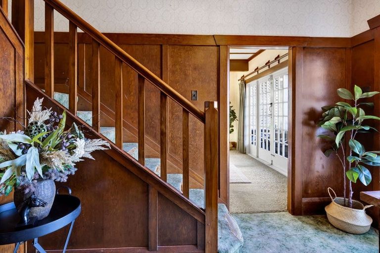 Photo of property in 4 Kitchener Terrace, Moturoa, New Plymouth, 4310