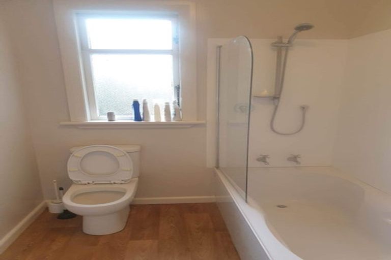 Photo of property in 98 Overtoun Terrace, Hataitai, Wellington, 6021