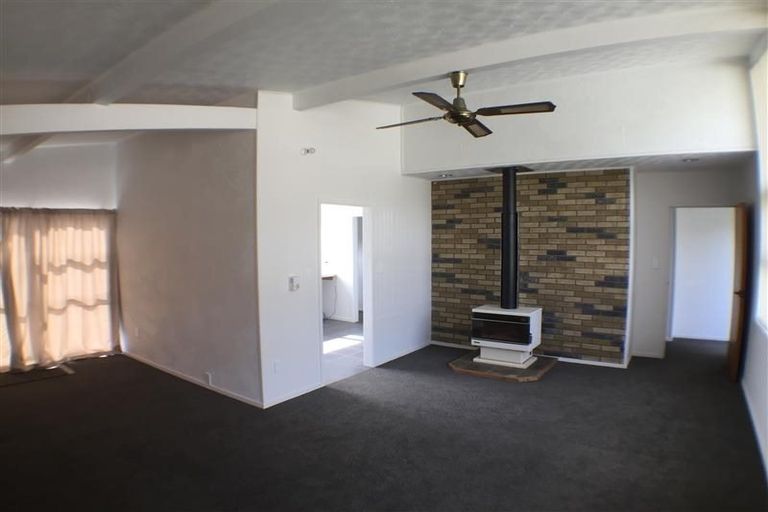 Photo of property in 213b Golf Road, Titirangi, Auckland, 0604