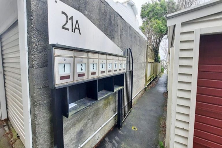 Photo of property in 1/21a Talavera Terrace, Kelburn, Wellington, 6012